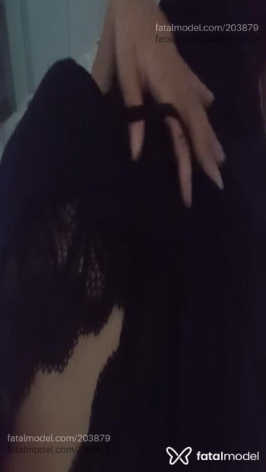 Acompanhante mulher com cabelo castanho de olhos castanhos - KAROL