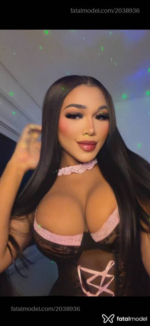 Acompanhante mulher trans morena (o) de olhos castanhos - Kauane Santini