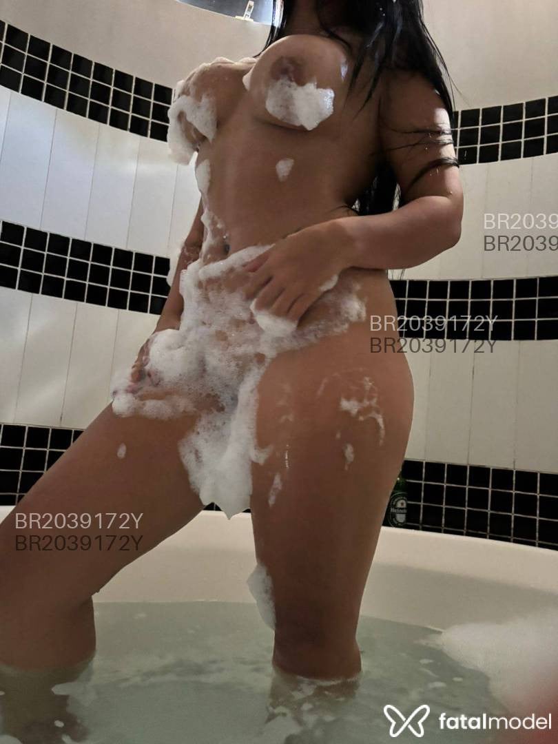 Acompanhante mulher morena (o) de olhos castanhos em Cascavel - Larissa Martins