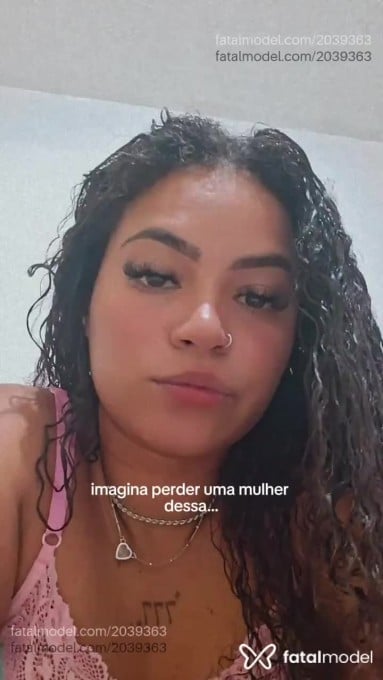 Acompanhante mulher com cabelo castanho de olhos castanhos em Rio de Janeiro - Kate Santorini