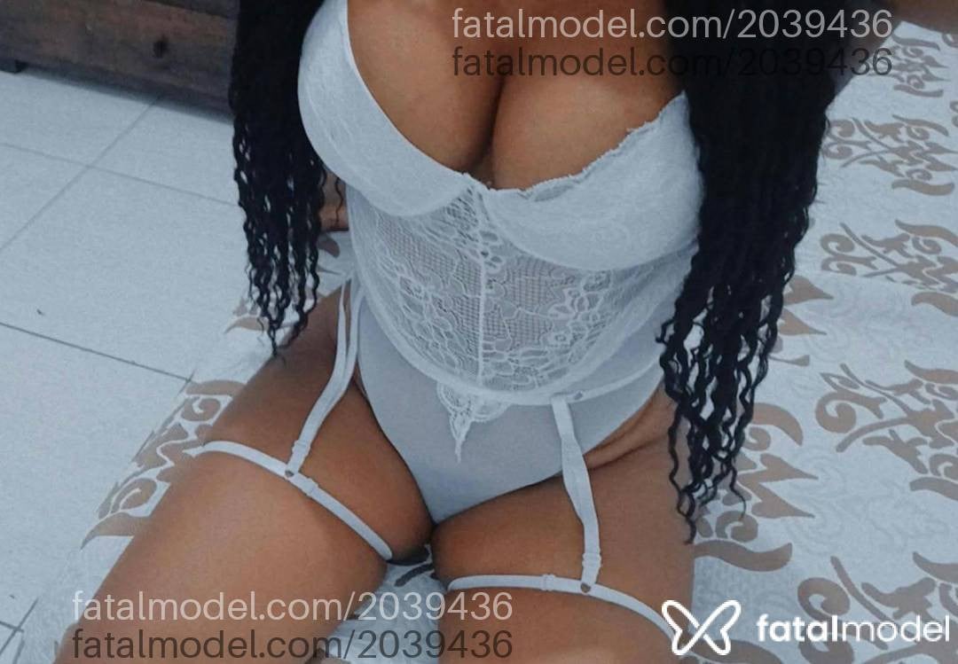 Acompanhante mulher com cabelo castanho de olhos castanhos - Malu