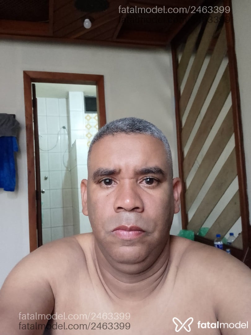 Acompanhante homem com cabelo grisalho de olhos pretos em Rio de Janeiro - Brittes