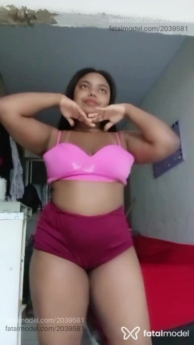 Acompanhante mulher com cabelo castanho de olhos pretos em Virtual - Melissa