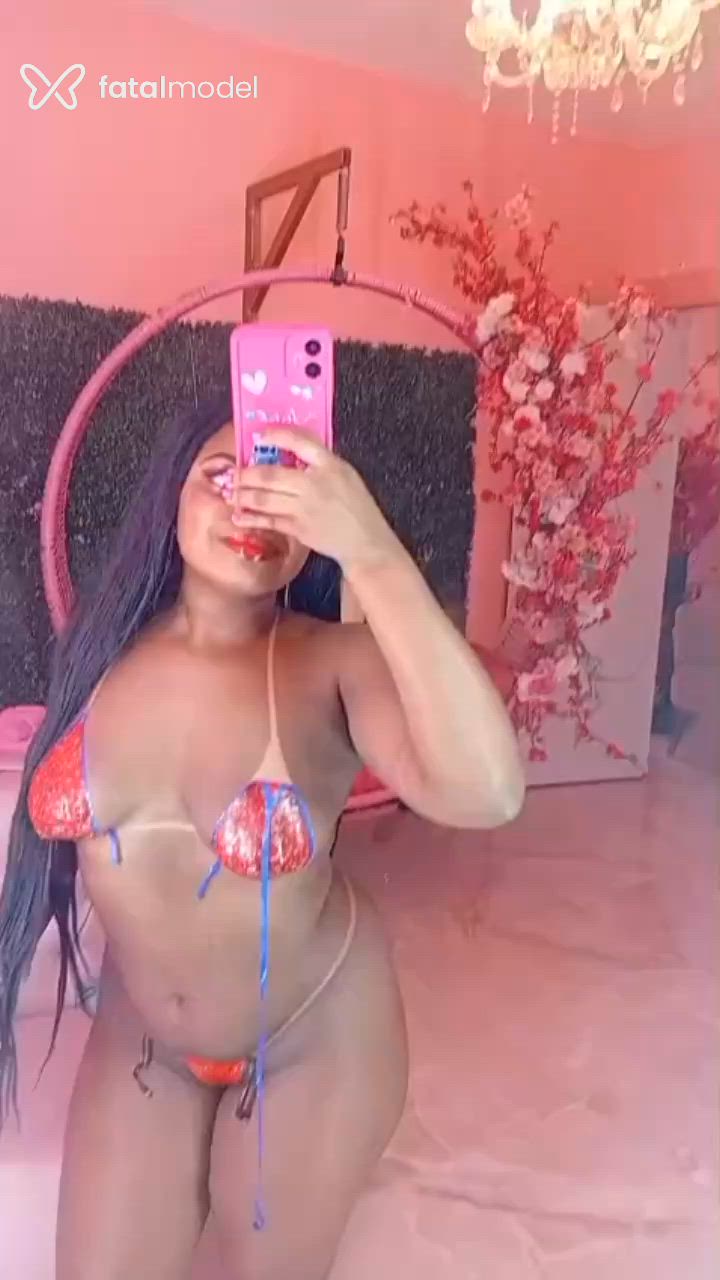 Acompanhante mulher com cabelo castanho de olhos pretos - Melissa
