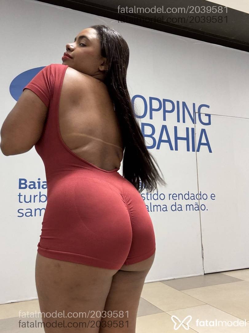 Acompanhante mulher com cabelo castanho de olhos pretos em Virtual - Melissa