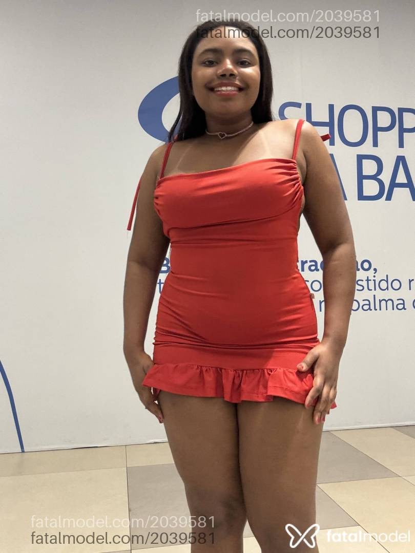 Acompanhante mulher com cabelo castanho de olhos pretos - Melissa