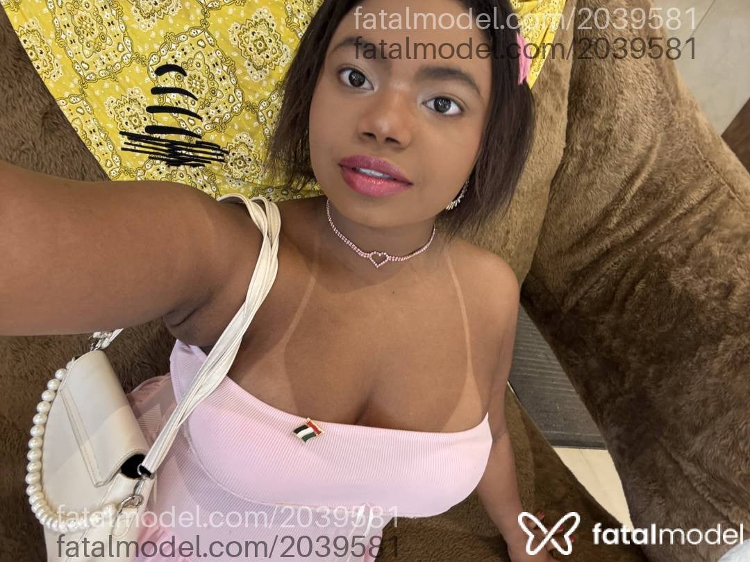 Acompanhante mulher com cabelo castanho de olhos pretos em Virtual - Melissa