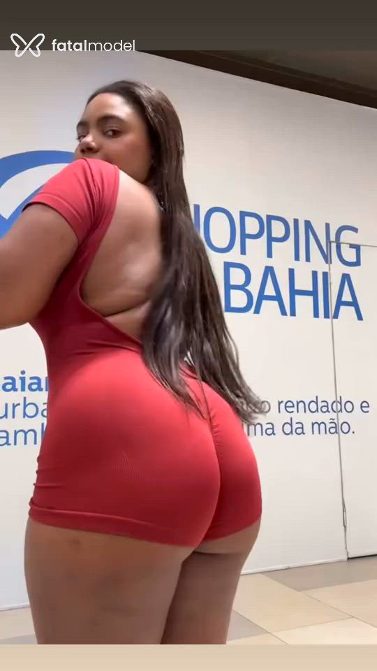 Acompanhante mulher com cabelo castanho de olhos pretos - Melissa