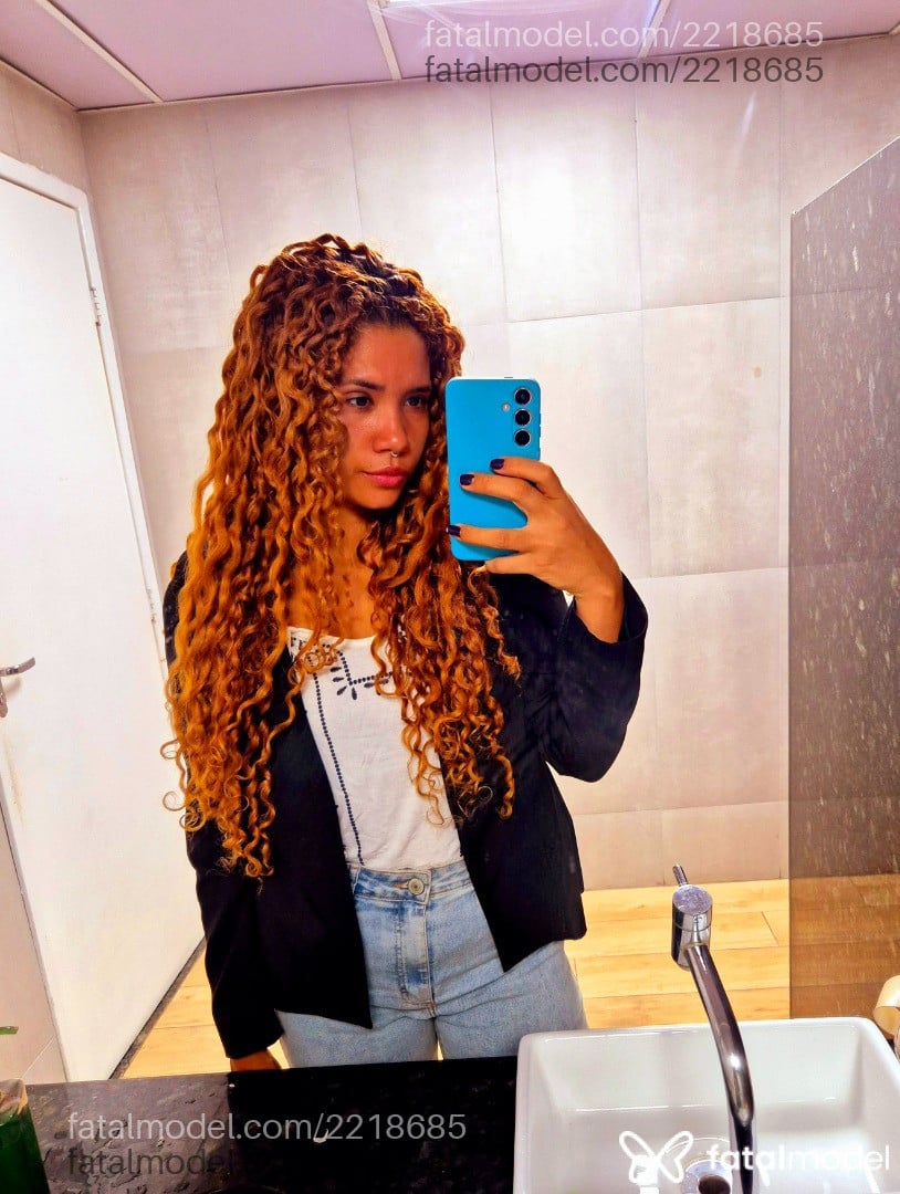 Acompanhante mulher ruiva (o) de olhos castanhos em Rio de Janeiro - Thalia