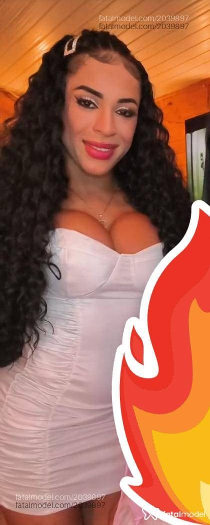 Acompanhante mulher trans morena (o) de olhos castanhos - Natasha Prime