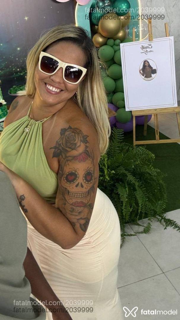 Acompanhante mulher loira (o) de olhos castanhos - Natalia Acompanhante mulher loira (o) de olhos castanhos - Natalia