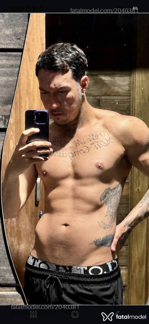 Acompanhante homem com cabelo castanho de olhos castanhos - Yuri Lima