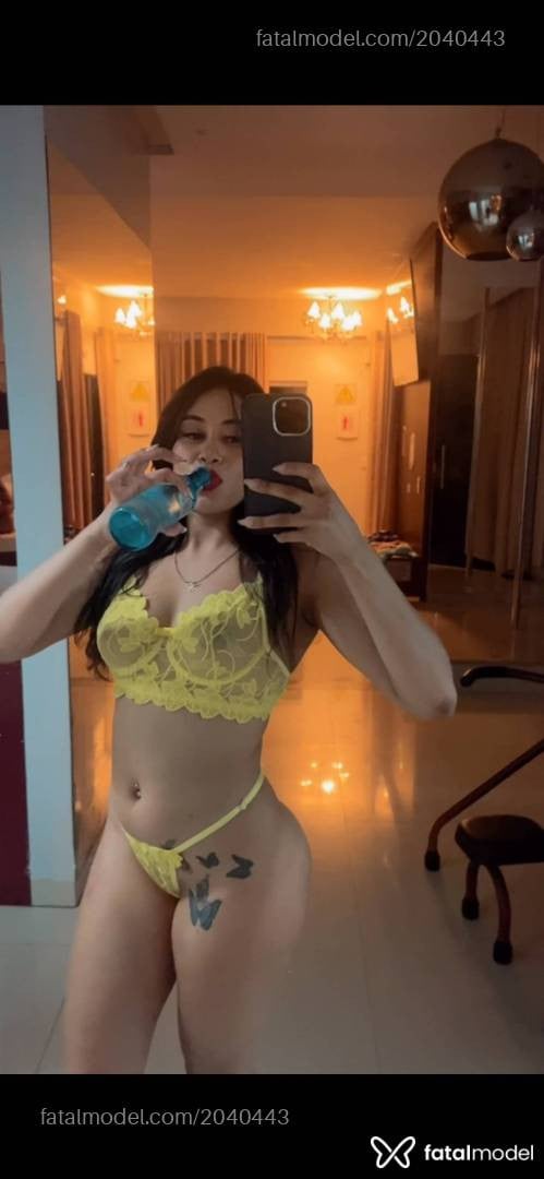 Acompanhante mulher com cabelo castanho de olhos pretos - Amanda