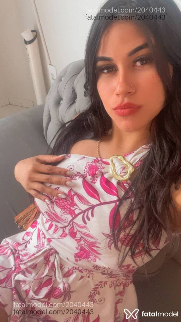 Acompanhante mulher com cabelo castanho de olhos pretos - Amanda