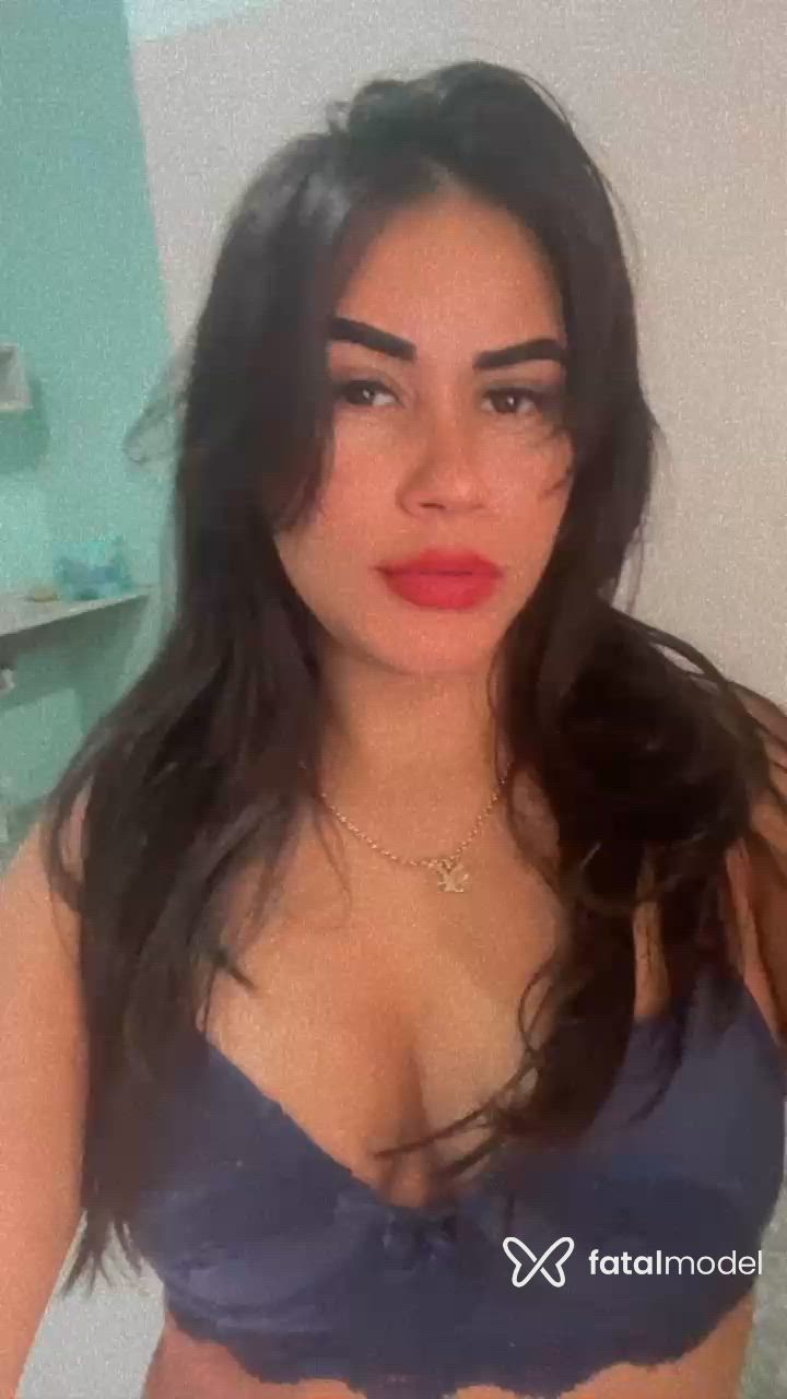 Acompanhante mulher com cabelo castanho de olhos pretos - Amanda