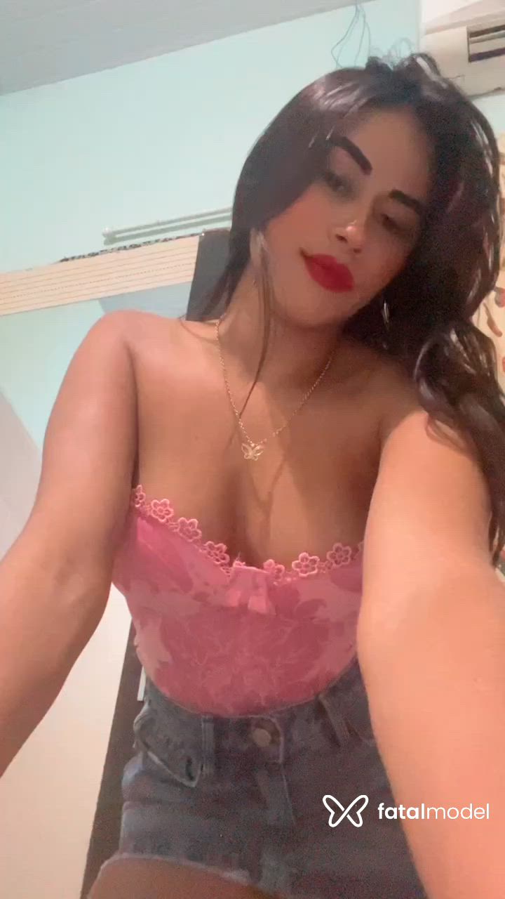 Acompanhante mulher com cabelo castanho de olhos pretos - Amanda