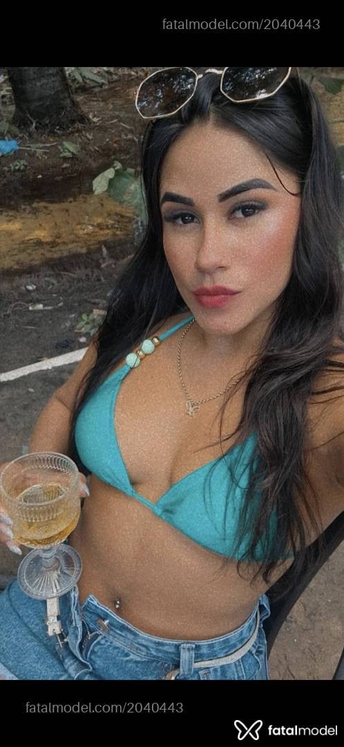 Acompanhante mulher com cabelo castanho de olhos pretos em Araguaína - Amanda