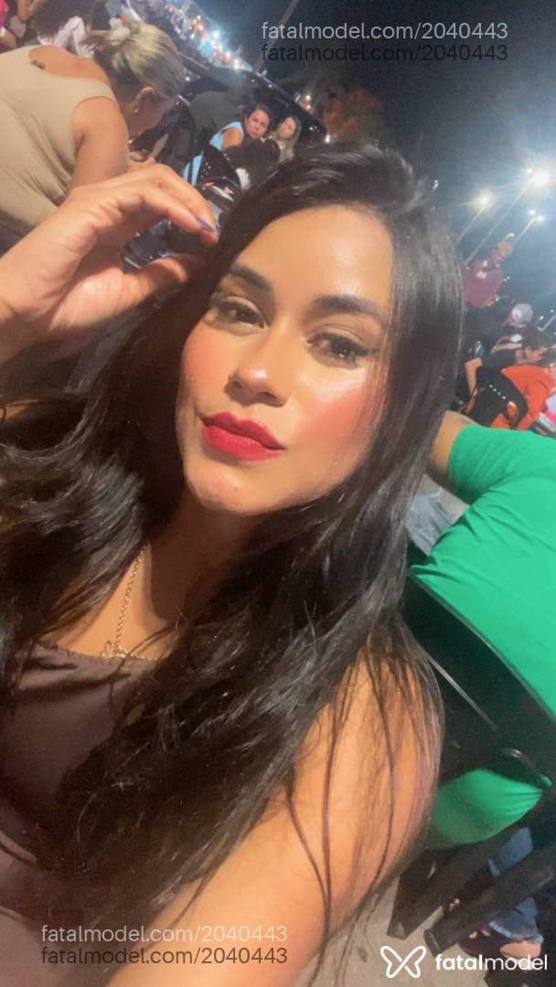 Acompanhante mulher com cabelo castanho de olhos pretos - Amanda