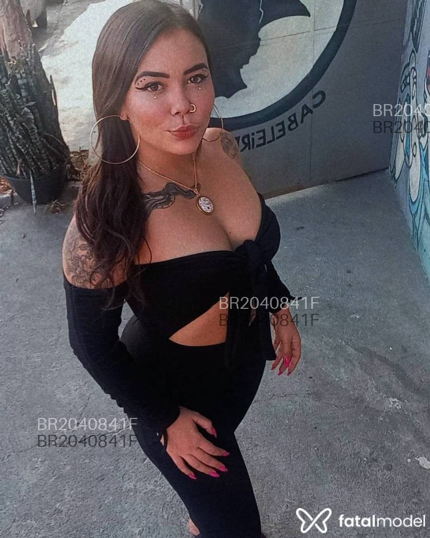 Acompanhante mulher morena (o) de olhos verdes em Canoinhas - Manuella
