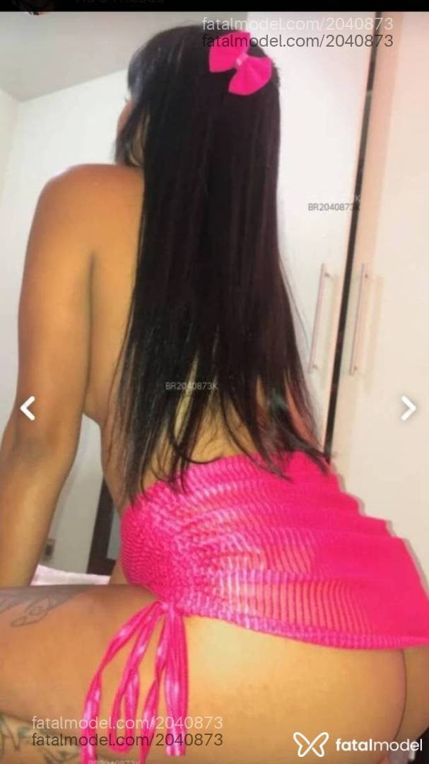 Acompanhante mulher morena (o) de olhos pretos - Hellô