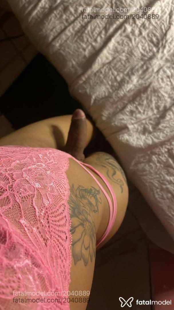Acompanhante mulher trans morena (o) de olhos castanhos - Yara Lays