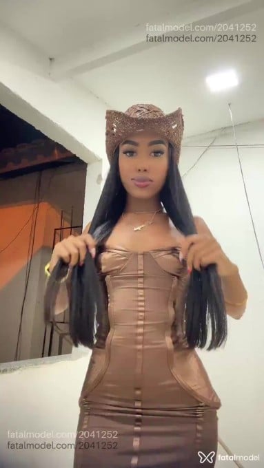 Acompanhante mulher morena (o) de olhos castanhos em Armação dos Búzios - Viviane Costa