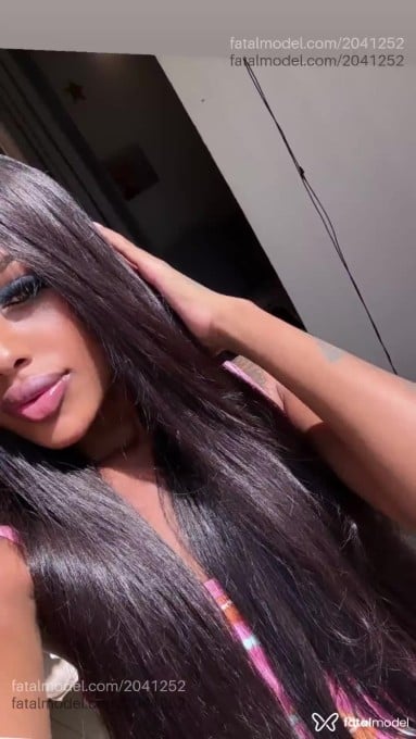 Acompanhante mulher morena (o) de olhos castanhos em Armação dos Búzios - Viviane Costa