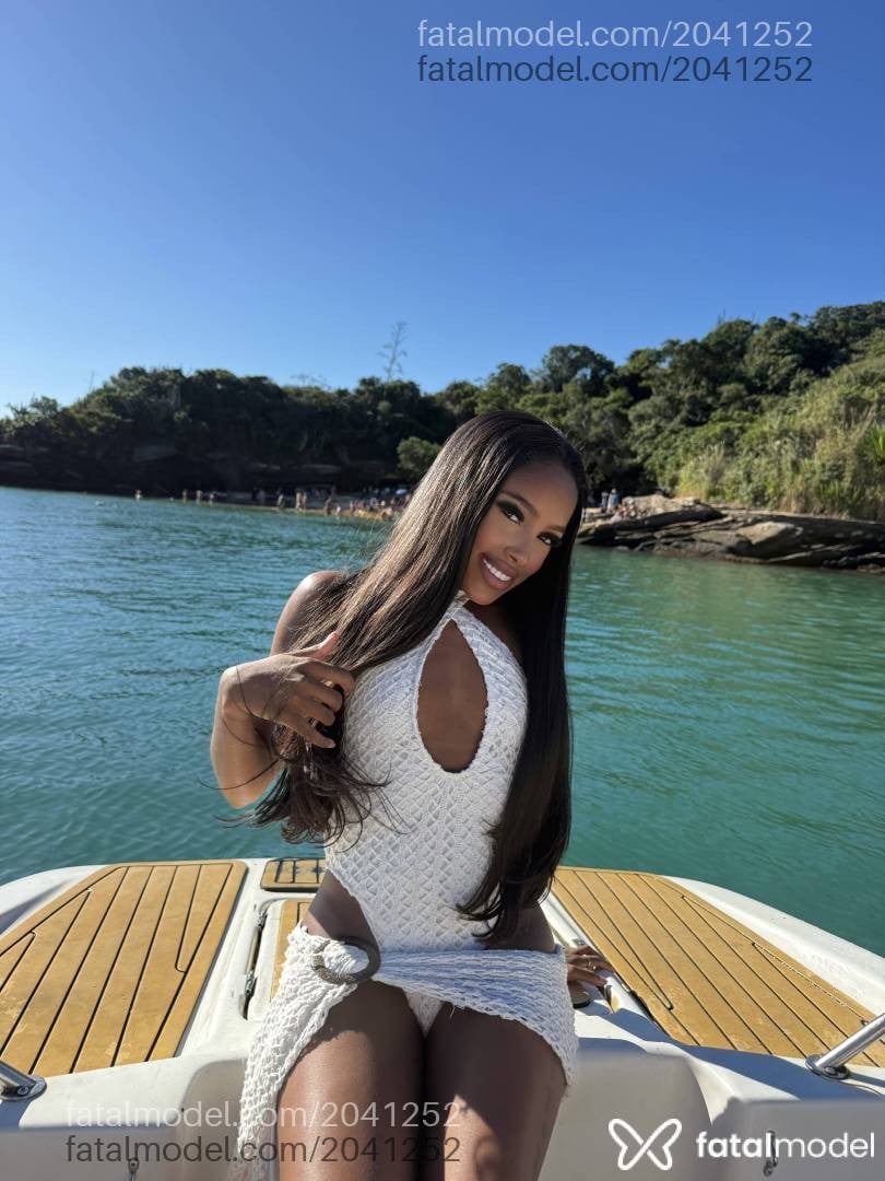Acompanhante mulher morena (o) de olhos castanhos em Armação dos Búzios - Viviane Costa
