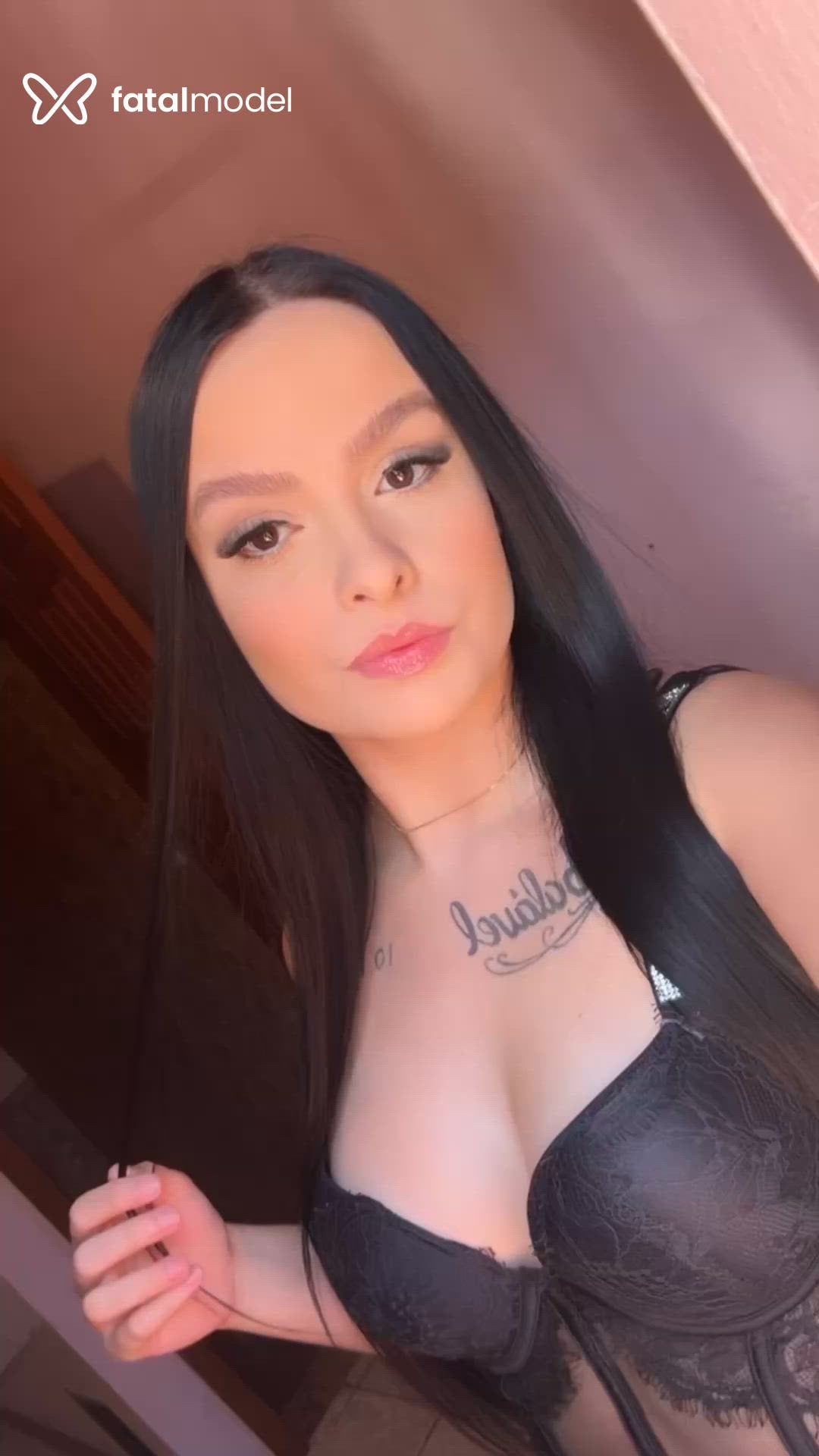 Acompanhante mulher morena (o) de olhos castanhos - Renata Acompanhante mulher morena (o) de olhos castanhos - Renata