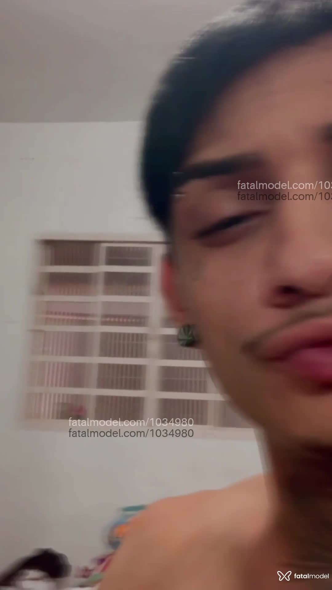 Acompanhante homem com cabelo castanho de olhos castanhos - Matheus Acompanhante homem com cabelo castanho de olhos castanhos - Matheus