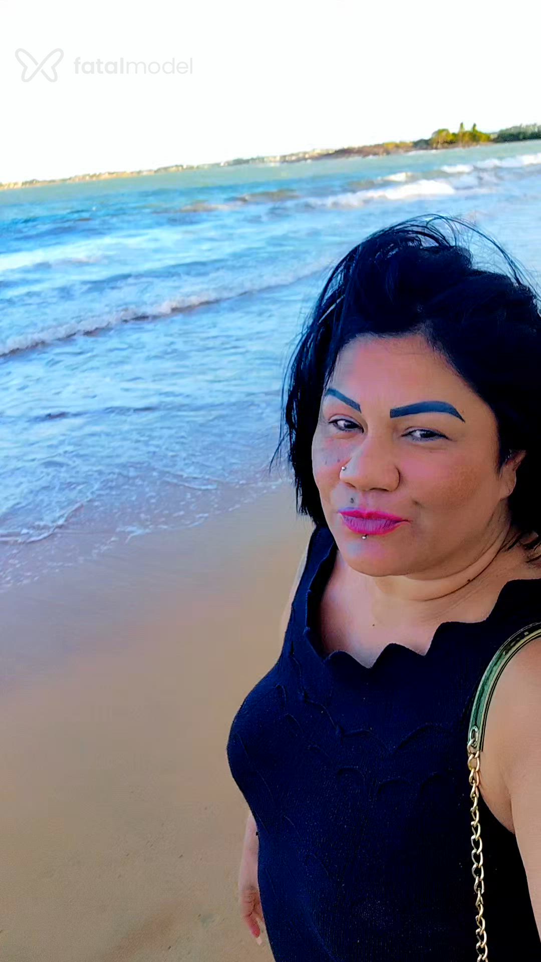Acompanhante mulher morena (o) de olhos mel em Guarapari Acompanhante mulher morena (o) de olhos mel em Guarapari - MEL MEDINNA