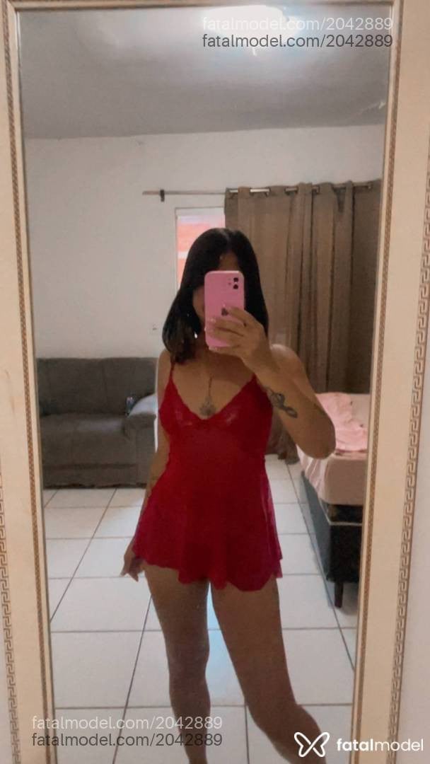 Acompanhante mulher loira (o) de olhos castanhos - Alice Silva
