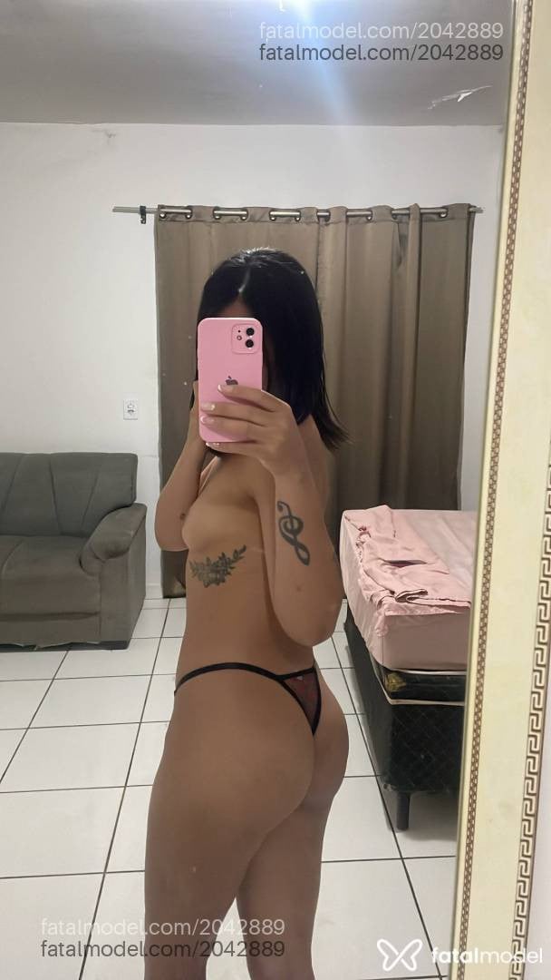 Acompanhante mulher loira (o) de olhos castanhos - Alice Silva