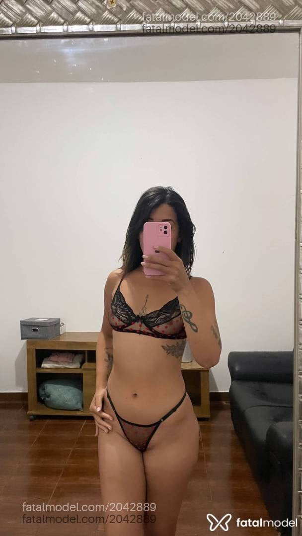 Acompanhante mulher loira (o) de olhos castanhos - Alice Silva