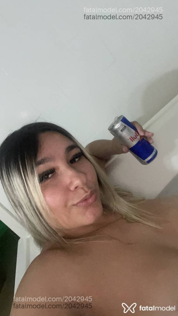Acompanhante mulher loira (o) de olhos castanhos - Ayra Mendez