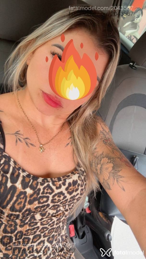 Acompanhante mulher loira (o) de olhos castanhos - Mary Jhany