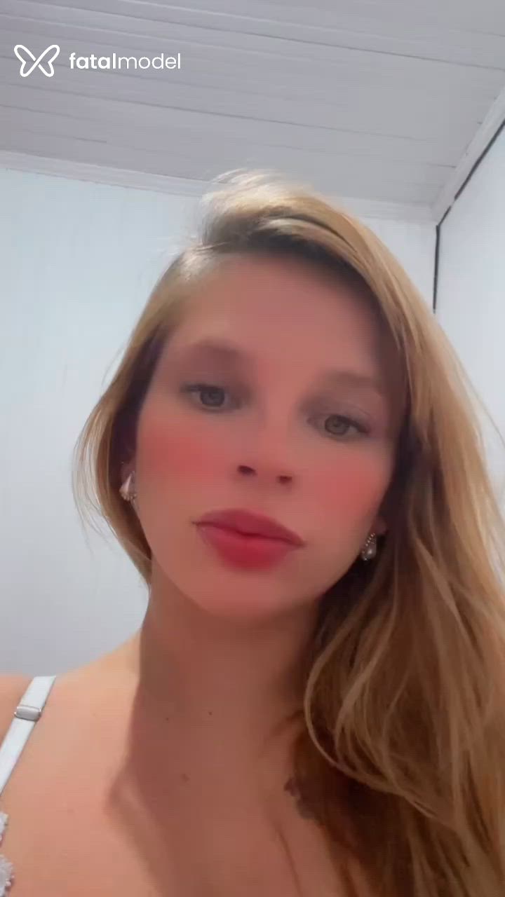 Acompanhante mulher loira (o) de olhos verdes - Angel