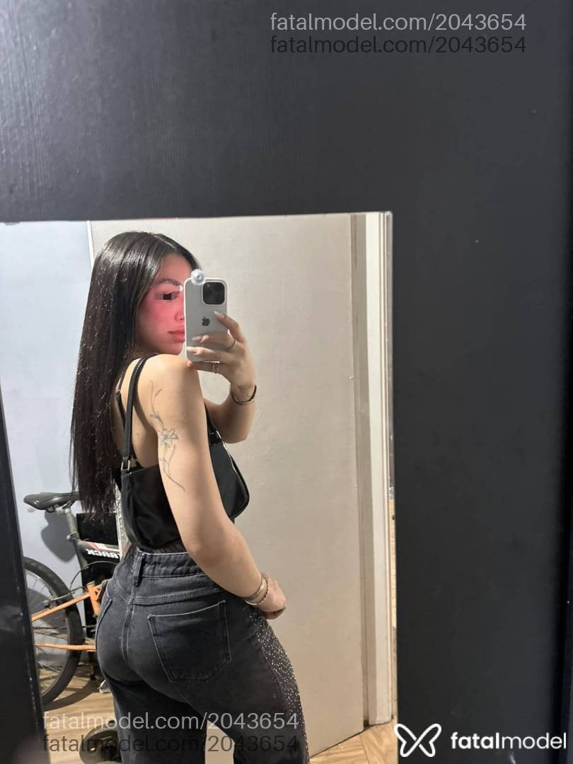 Acompanhante mulher trans com cabelo castanho de olhos castanhos - Lulu