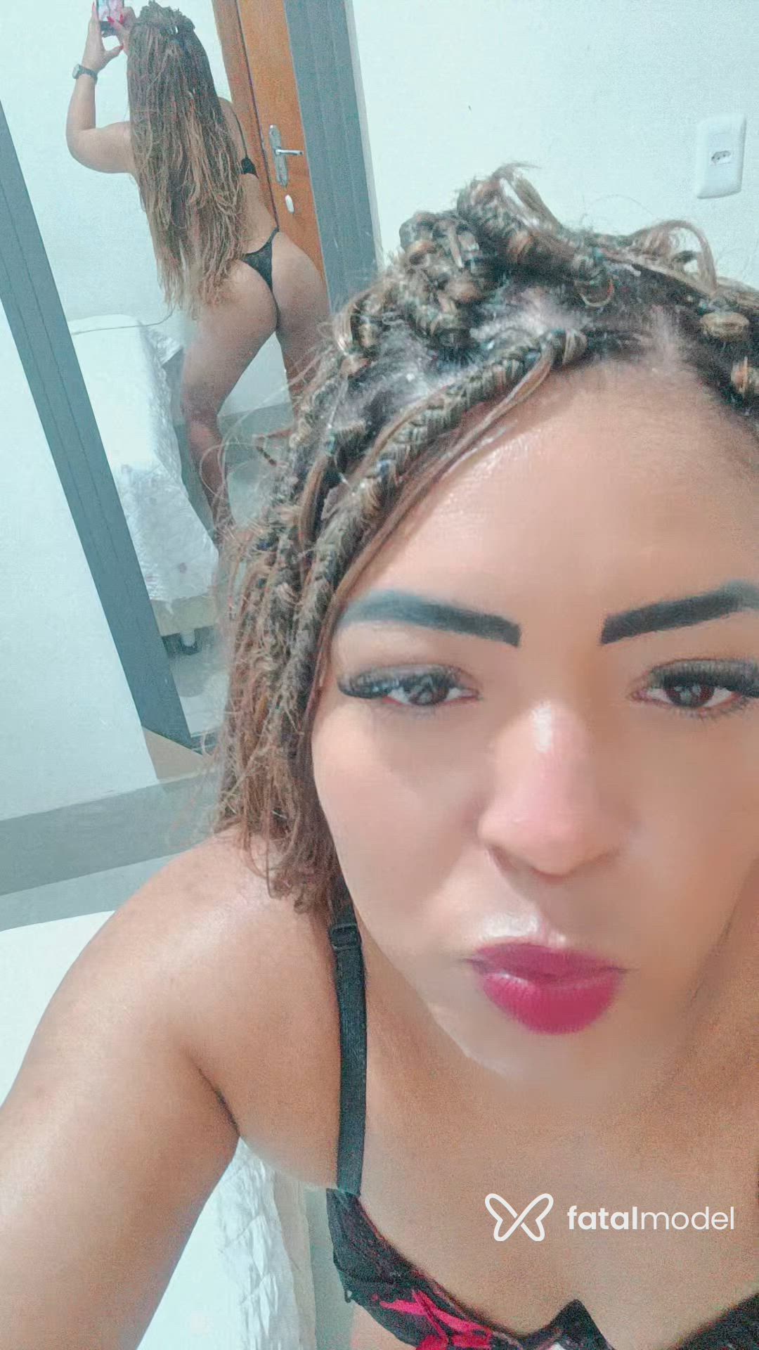 Acompanhante mulher morena (o) de olhos castanhos - Kye