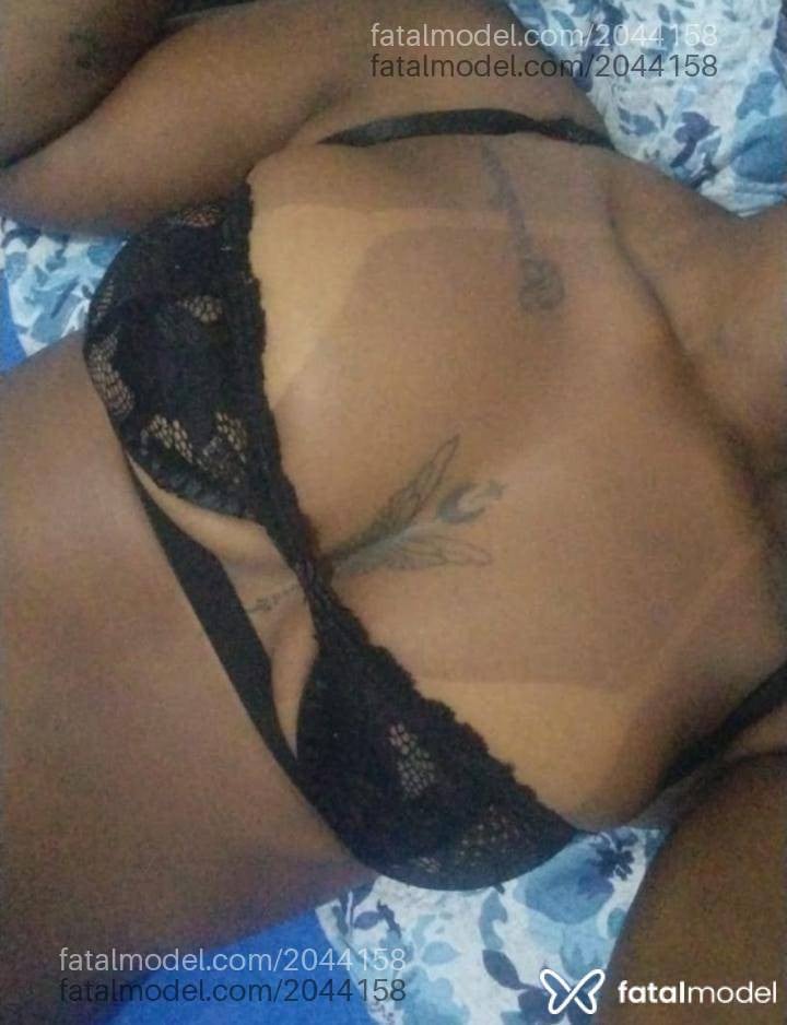 Acompanhante mulher morena (o) de olhos pretos - Kemilly Louise