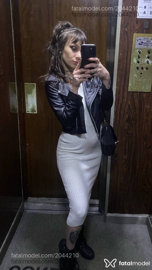 Acompanhante mulher morena (o) de olhos verdes - Lia