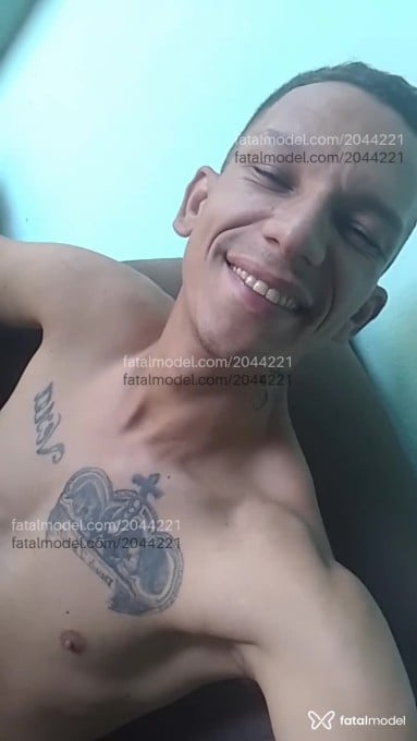Acompanhante homem com cabelo castanho de olhos mel em Nerópolis Acompanhante homem com cabelo castanho de olhos mel em Nerópolis - Julio Cesar