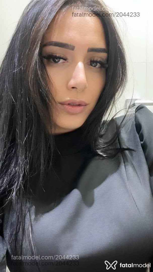 Acompanhante mulher trans morena (o) de olhos castanhos - Olívia Faleiro
