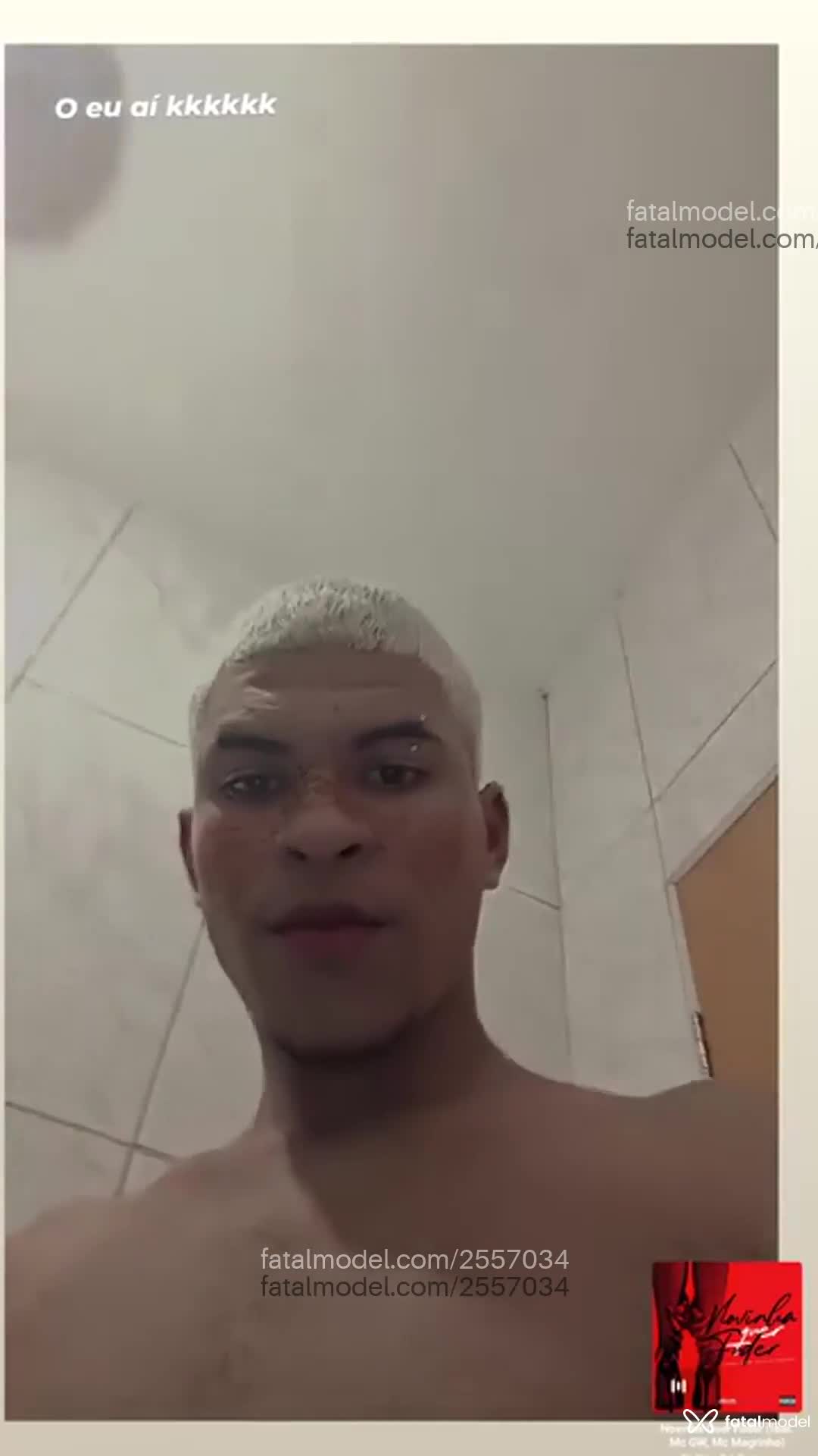 Acompanhante homem morena (o) de olhos castanhos em Belo Horizonte Acompanhante homem morena (o) de olhos castanhos em Belo Horizonte - Preto