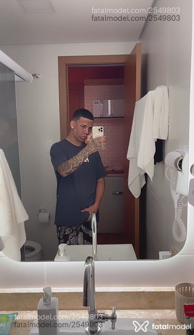 Acompanhante homem morena (o) de olhos castanhos - Allanzinho Acompanhante homem morena (o) de olhos castanhos - Allanzinho