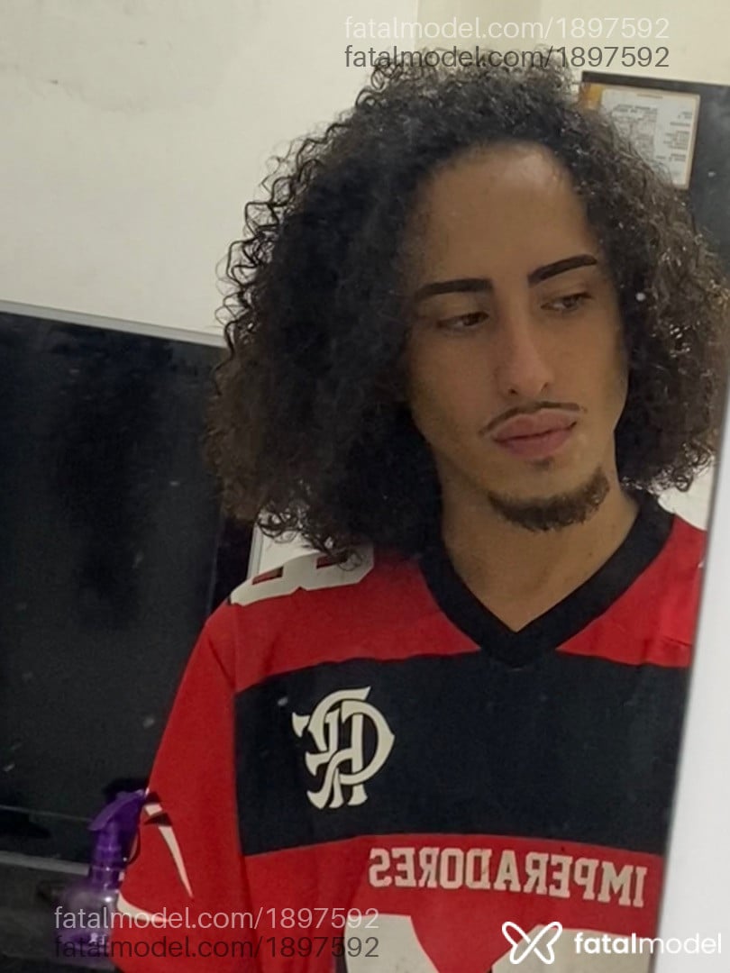 Acompanhante homem morena (o) de olhos mel em Rio de Janeiro - Aquiles
