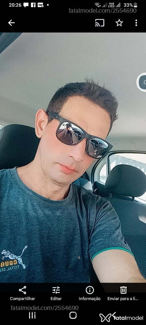 Acompanhante homem com cabelo castanho de olhos castanhos em Criciúma - Oliveira
