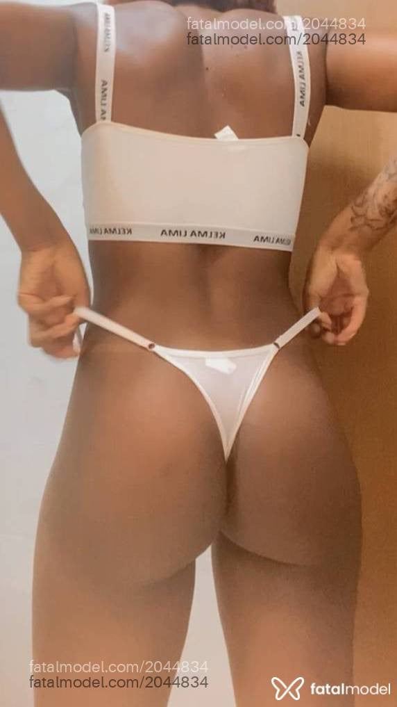 Acompanhante mulher com cabelo castanho de olhos pretos - Priscila Acompanhante mulher com cabelo castanho de olhos pretos - Priscila