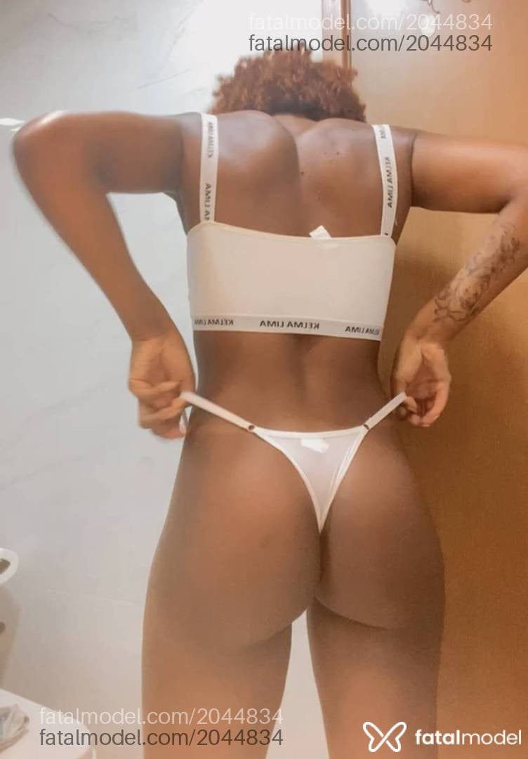 Acompanhante mulher com cabelo castanho de olhos pretos - Priscila Acompanhante mulher com cabelo castanho de olhos pretos - Priscila