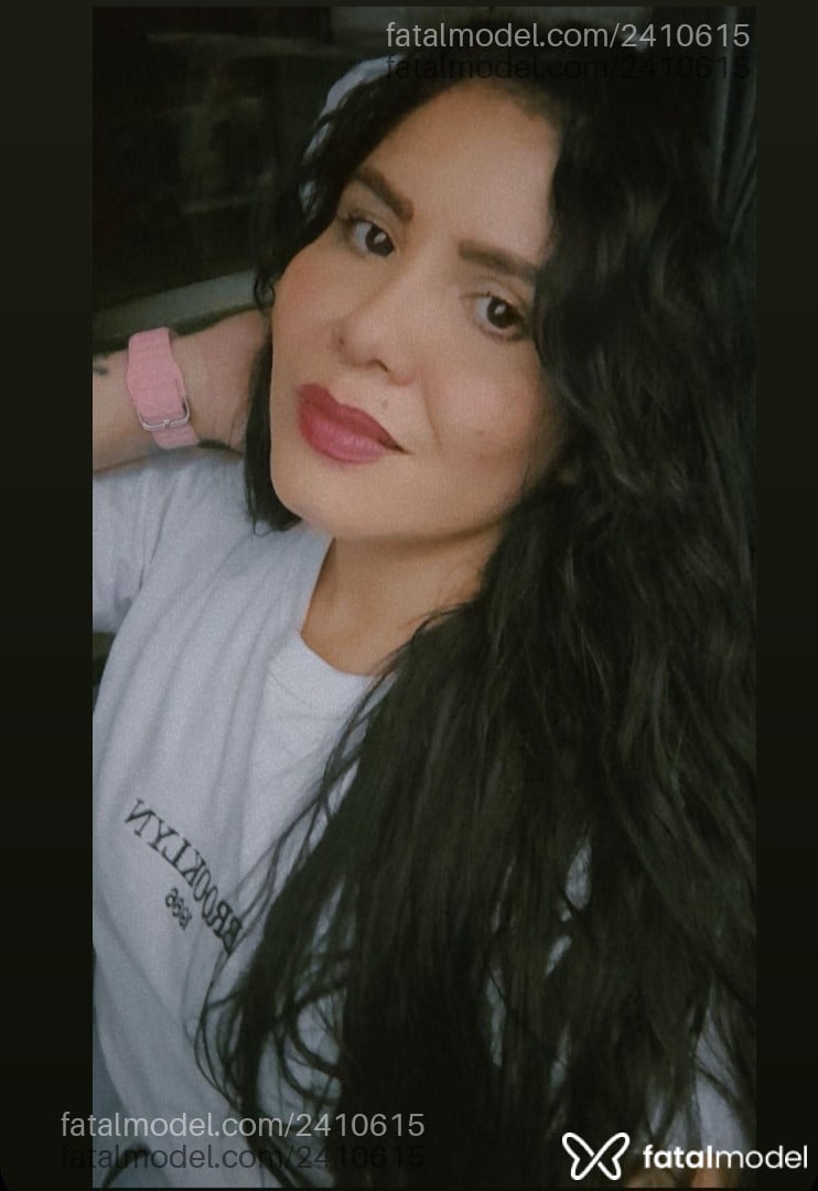 Acompanhante mulher com cabelo castanho de olhos castanhos em Goiânia - Karina